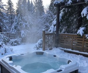 Read more about the article Hot Tubbing in the Snow: Tips and Tricks